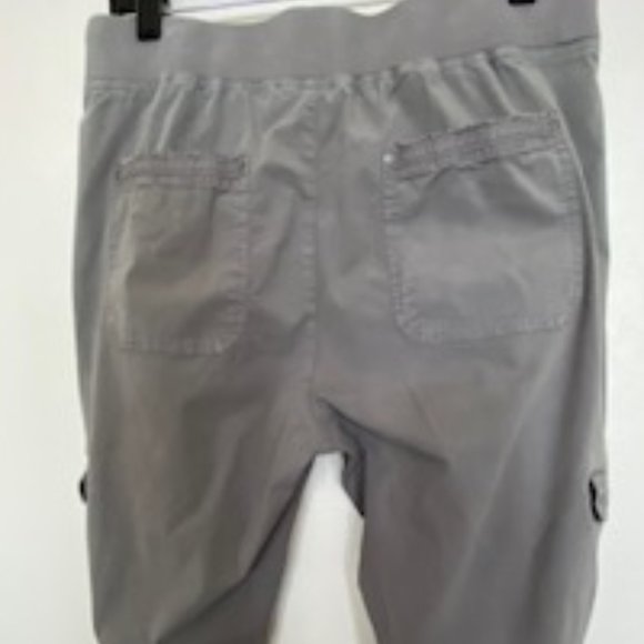 Aventura Relaxed Fit Grayish Green Cotton Pants - Size M - Picture 10 of 15